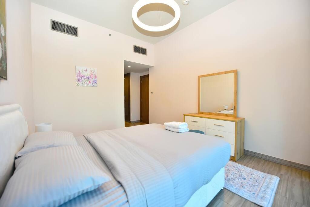 Apartment Brand New 1 Bed In A Luxury Tower In Jlt, Hfz